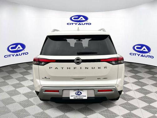 2023 Nissan Pathfinder SL 4WD
