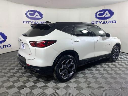 Iridescent Pearl Tricoat 2022 Chevrolet Blazer RS