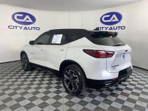 Iridescent Pearl Tricoat 2022 Chevrolet Blazer RS