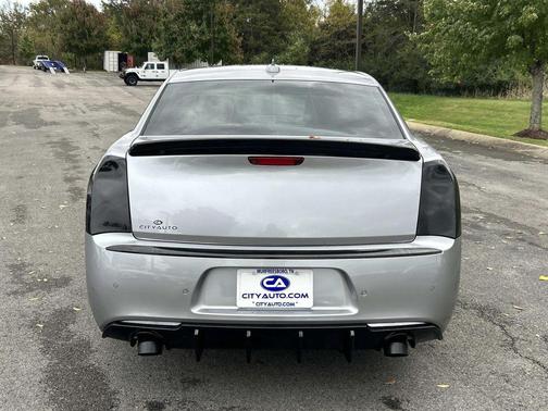 2016 Chrysler 300C Base