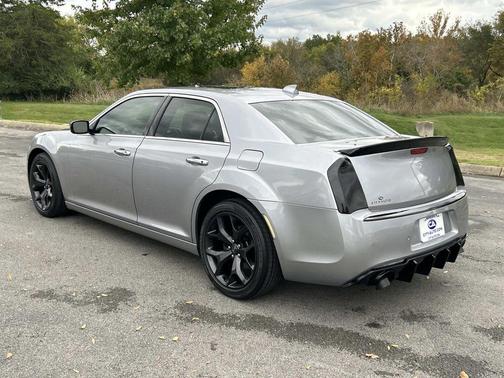 2016 Chrysler 300C Base
