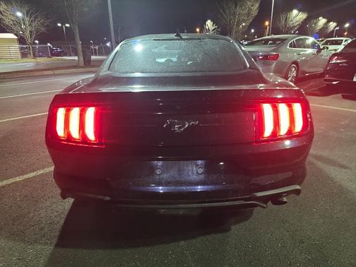 2021 Ford Mustang EcoBoost