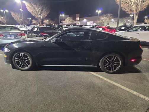 2021 Ford Mustang EcoBoost