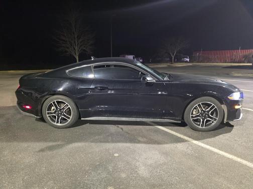 2021 Ford Mustang EcoBoost