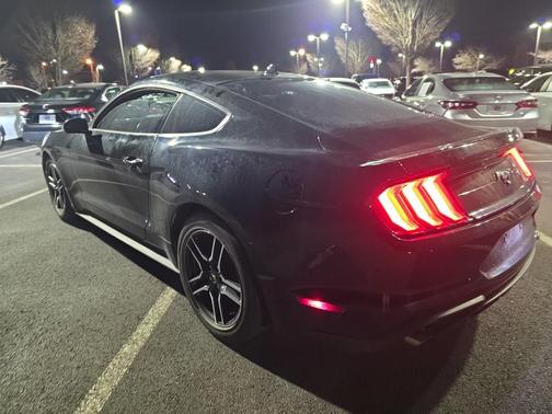 2021 Ford Mustang EcoBoost