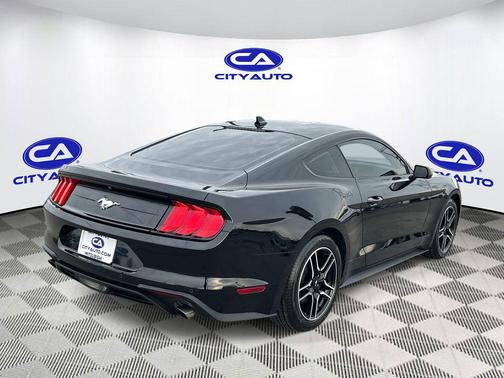 2021 Ford Mustang EcoBoost