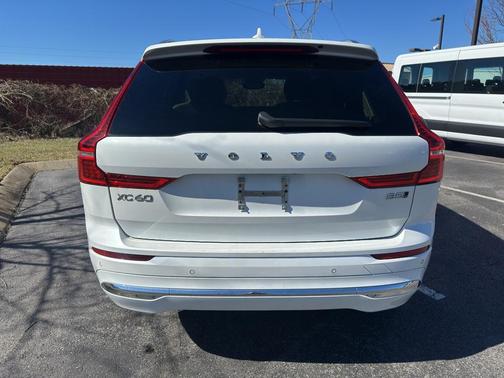 2023 Volvo XC60 B5 Plus Bright Theme