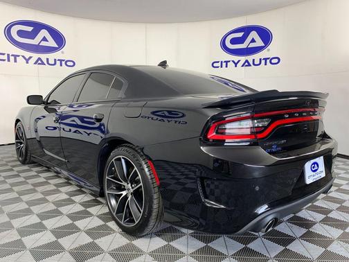 Pitch Black Clearcoat 2018 Dodge Charger R/T Scat Pack