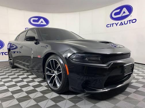 Pitch Black Clearcoat 2018 Dodge Charger R/T Scat Pack