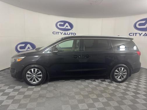 Aurora Black 2018 Kia Sedona SX