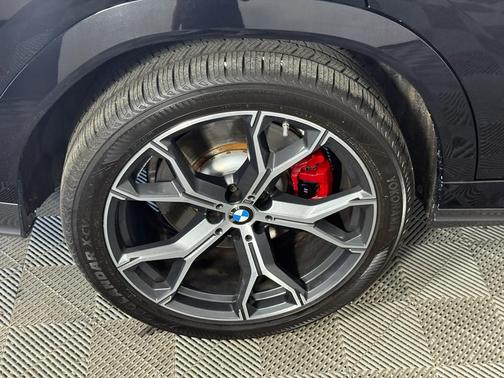 2022 BMW X6 M50i