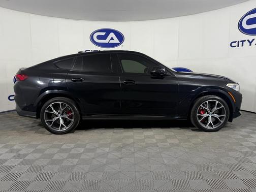 2022 BMW X6 M50i