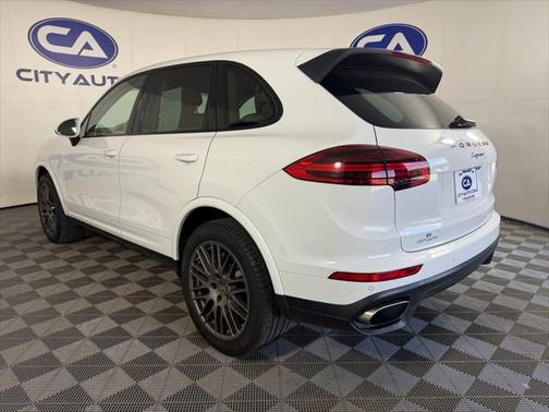2017 Porsche Cayenne Platinum Edition