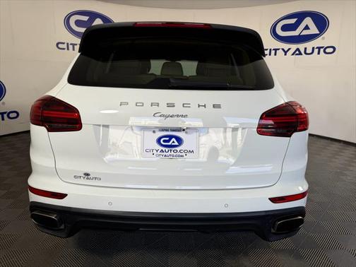 2017 Porsche Cayenne Platinum Edition