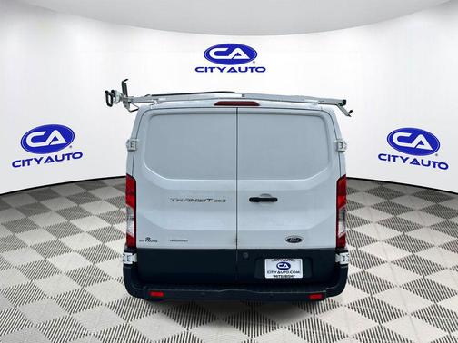 2017 Ford Transit-250 Base