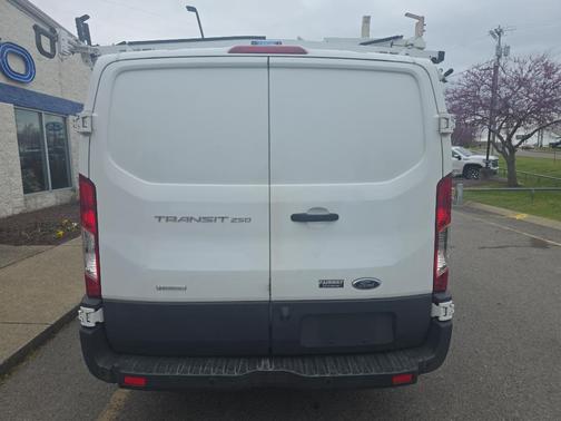 2017 Ford Transit-250 Base