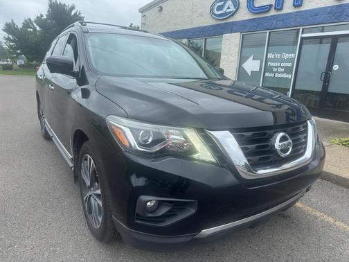 Magnetic Black Metallic 2017 Nissan Pathfinder Platinum