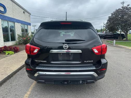 Magnetic Black Metallic 2017 Nissan Pathfinder Platinum