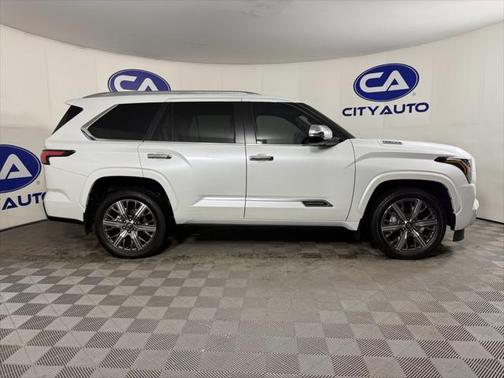 2025 Toyota Sequoia Base