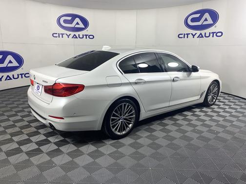 2019 BMW 530 530i