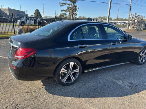 BLACK 2018 Mercedes-Benz E-Class E300