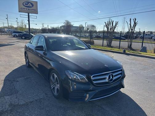 BLACK 2018 Mercedes-Benz E-Class E300