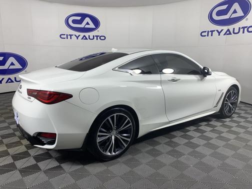 2017 INFINITI Q60 2.0T
