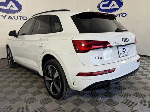 2022 Audi Q5 45 S line Prestige