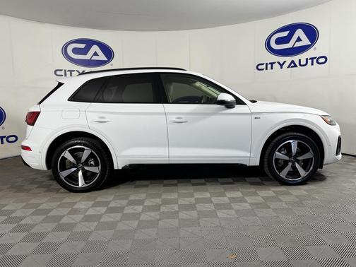 2022 Audi Q5 45 S line Prestige