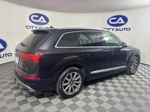 Orca Black Metallic 2018 Audi Q7 2.0T Premium Plus