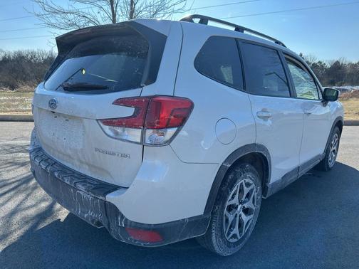 2022 Subaru Forester Premium