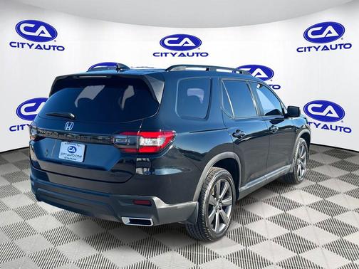 2023 Honda Pilot 2WD Sport