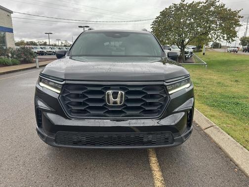 2023 Honda Pilot 2WD Sport