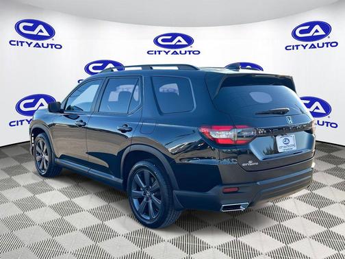 2023 Honda Pilot 2WD Sport