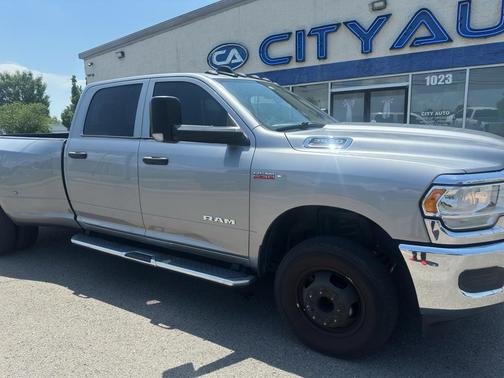 Billet Silver Metallic Clearcoat 2022 RAM 3500 Tradesman
