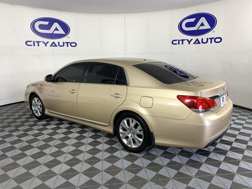 Sandy Beach Metallic 2011 Toyota Avalon Limited