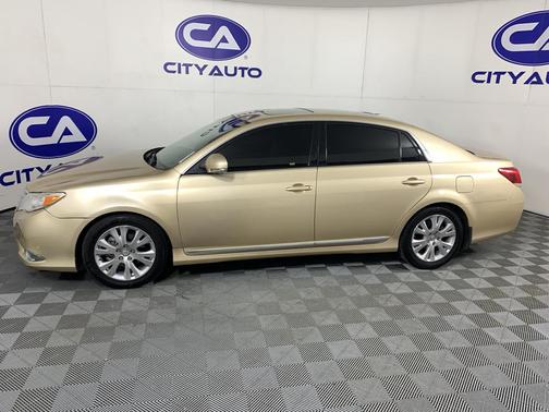 Sandy Beach Metallic 2011 Toyota Avalon Limited
