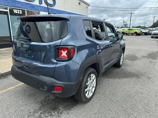 Slate Blue Pearlcoat 2023 Jeep Renegade Latitude