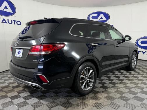 2017 Hyundai SANTA FE SE