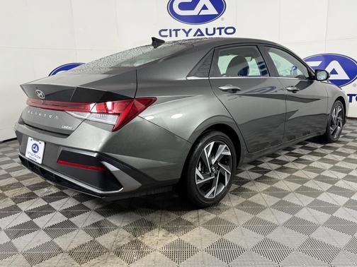 2025 Hyundai ELANTRA Limited