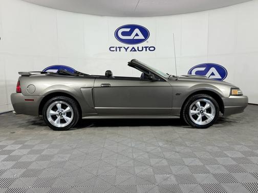 2002 Ford Mustang Base