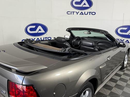 2002 Ford Mustang Base