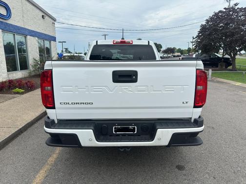 Summit White 2021 Chevrolet Colorado LT