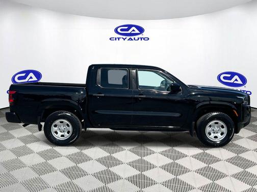 Super Black 2022 Nissan Frontier S