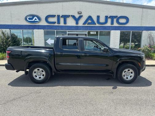 Super Black 2022 Nissan Frontier S
