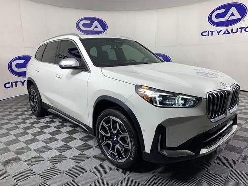 Alpine White 2023 BMW X1 xDrive28i