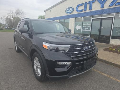 Agate Black Metallic 2023 Ford Explorer XLT