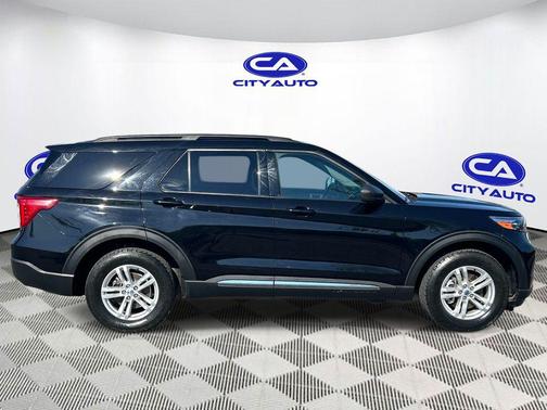 Agate Black Metallic 2023 Ford Explorer XLT