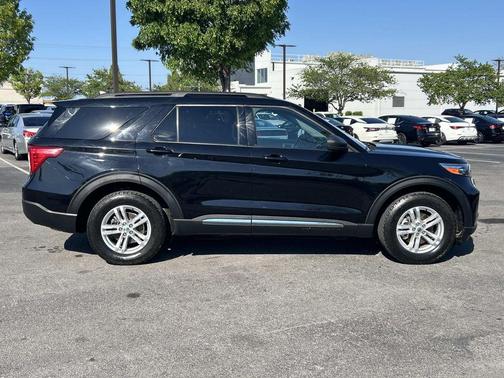 Agate Black Metallic 2023 Ford Explorer XLT