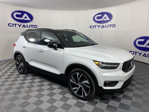 2020 Volvo XC40 T5 R-Design